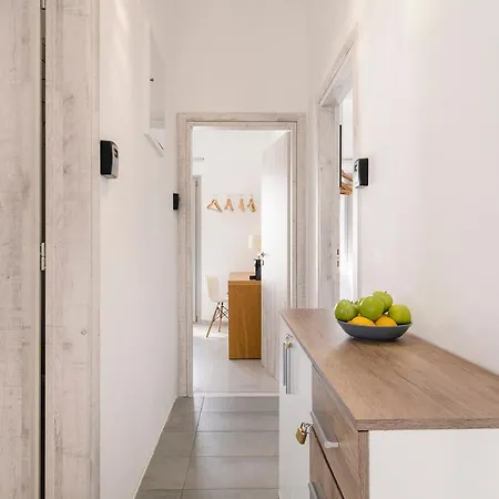 Afluencia Complex No 4,5,6 * Naousa (Paros)